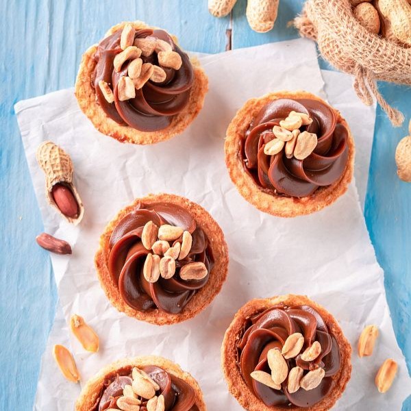 Delicious mini tartlets with butterscotch and nuts.